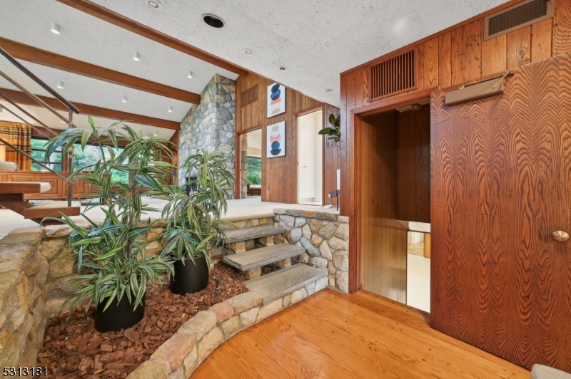 Montrose - Residential