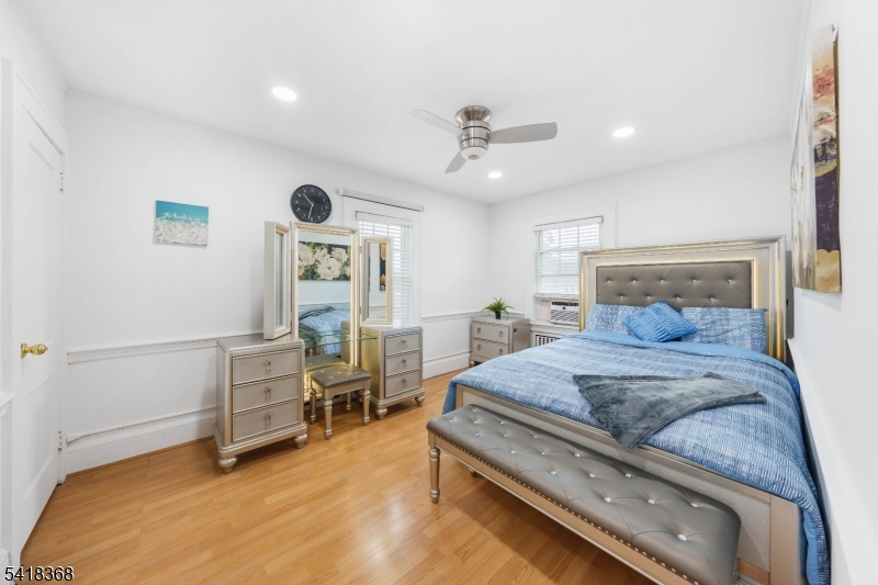 Putnam Manor - Residential