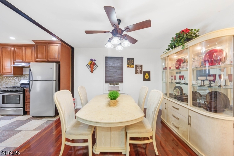 Putnam Manor - Residential