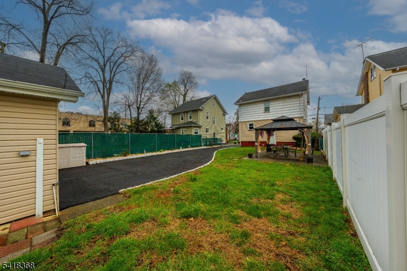 Putnam Manor - Residential