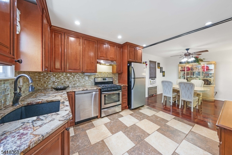 Putnam Manor - Residential