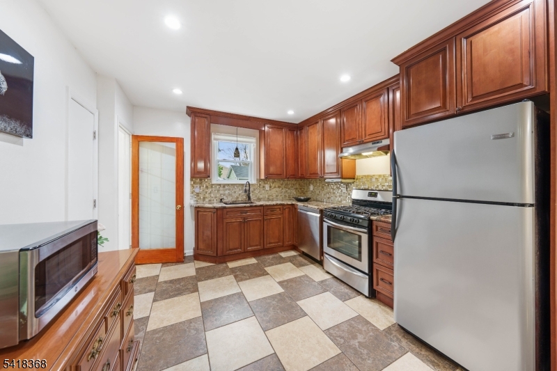 Putnam Manor - Residential