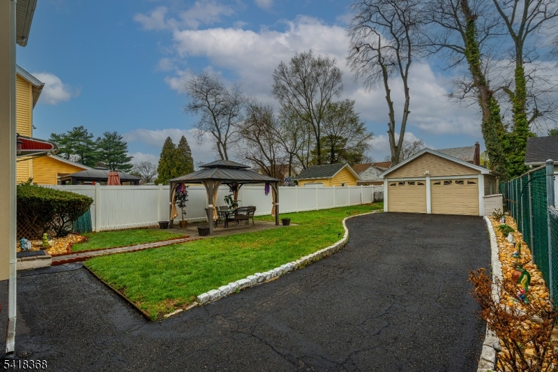 Putnam Manor - Residential