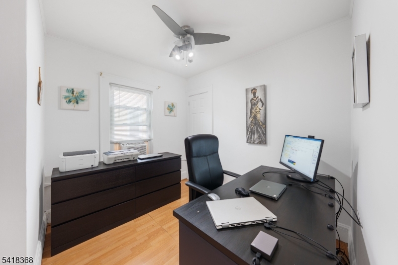 Putnam Manor - Residential