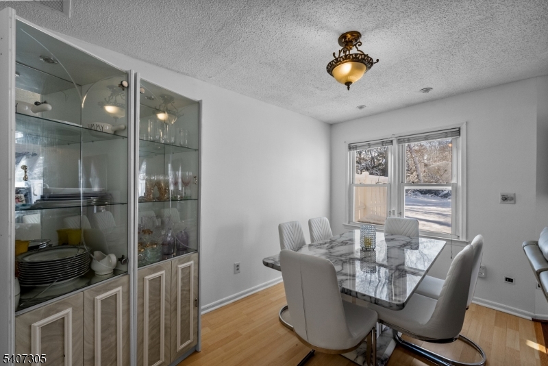 La Mer - Residential