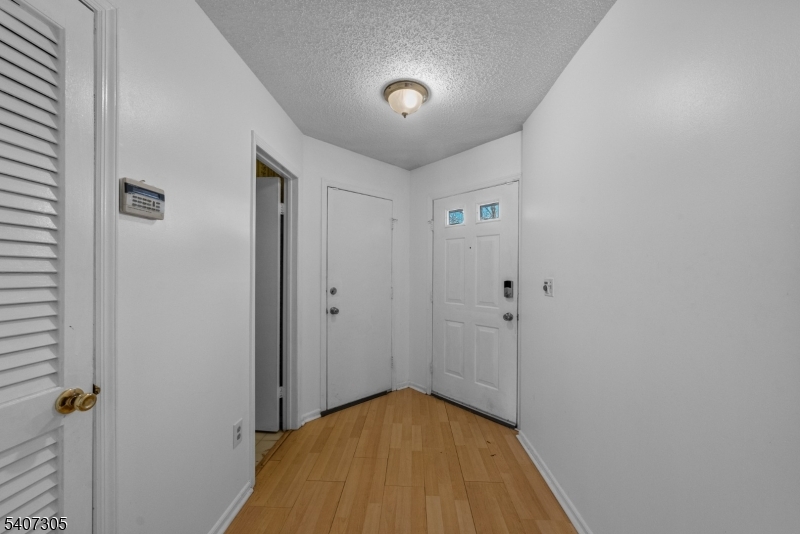 La Mer - Residential