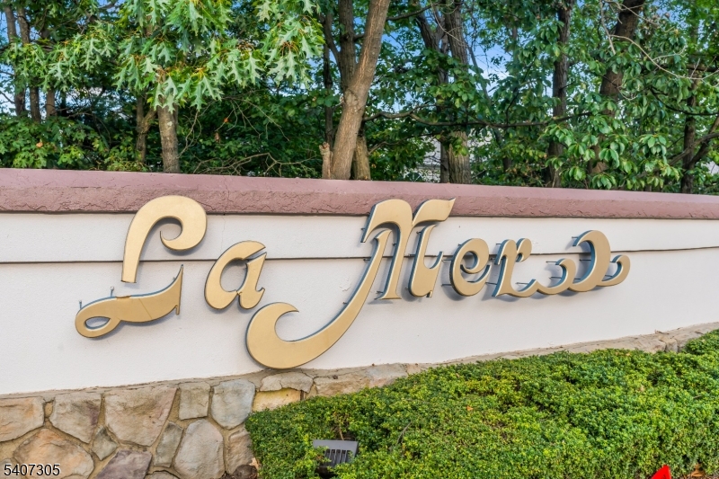 La Mer - Residential