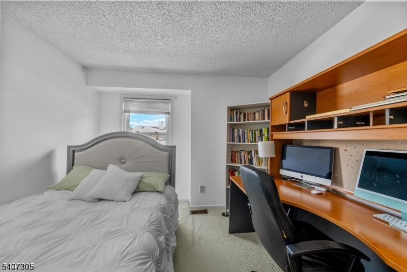 La Mer - Residential