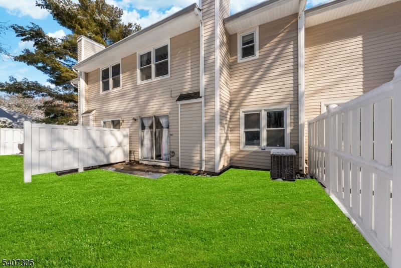 La Mer - Residential