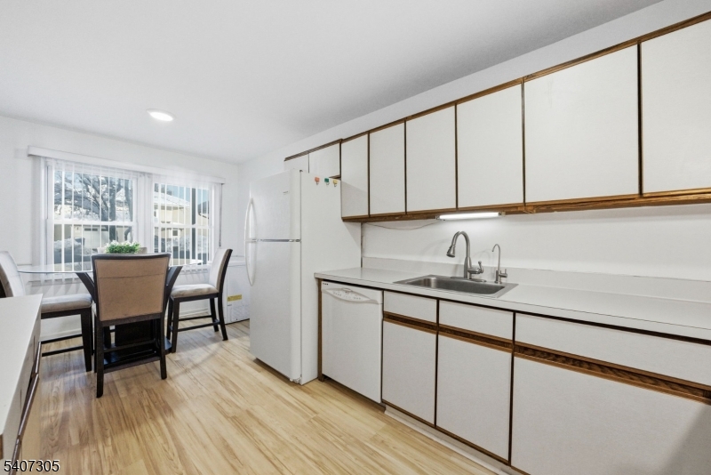 La Mer - Residential