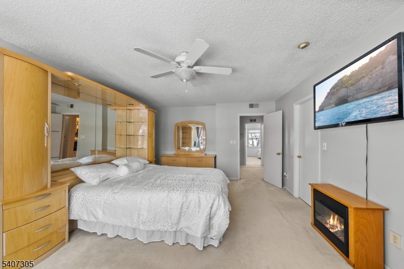 La Mer - Residential