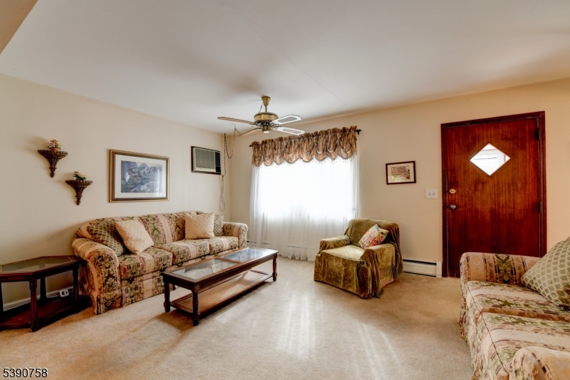 BATTLE HILL - Residential