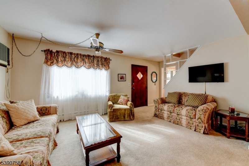 BATTLE HILL - Residential