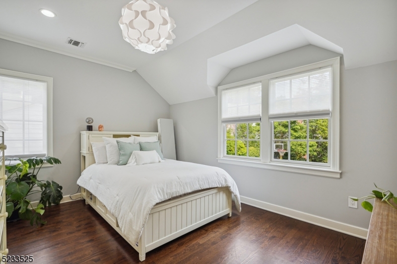 Knollwood - Residential