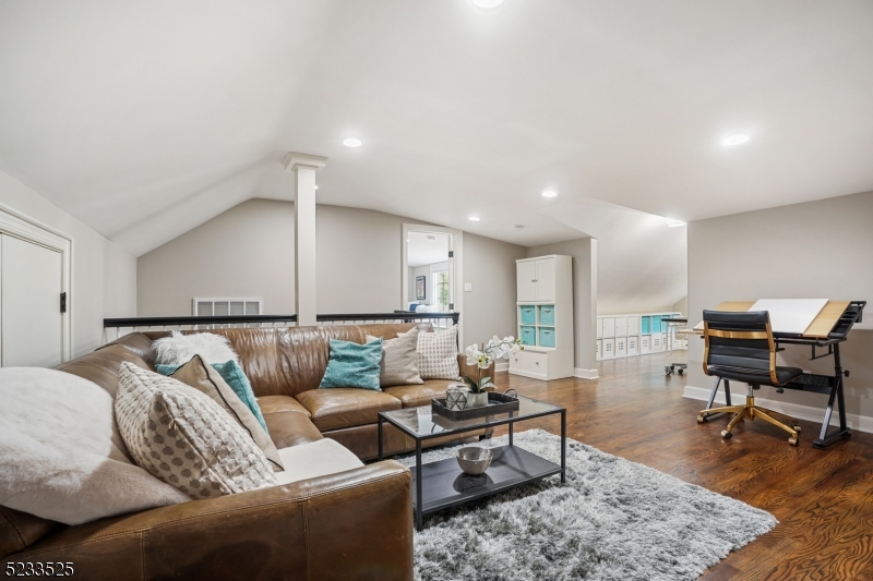 Knollwood - Residential