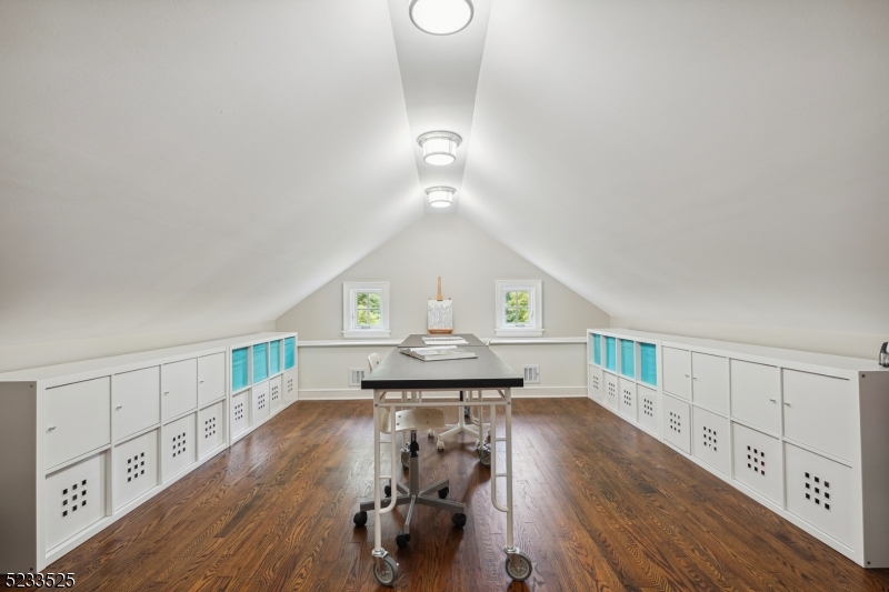 Knollwood - Residential