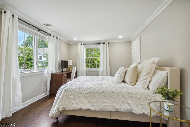 Knollwood - Residential