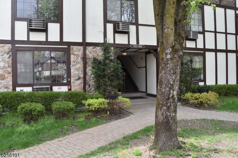 Ridge Gardens - Residential