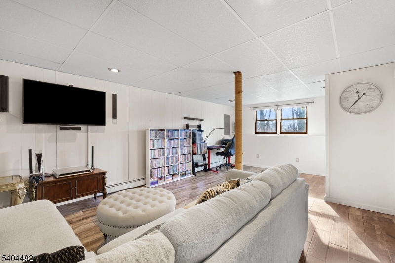 Barry Lakes - Residential