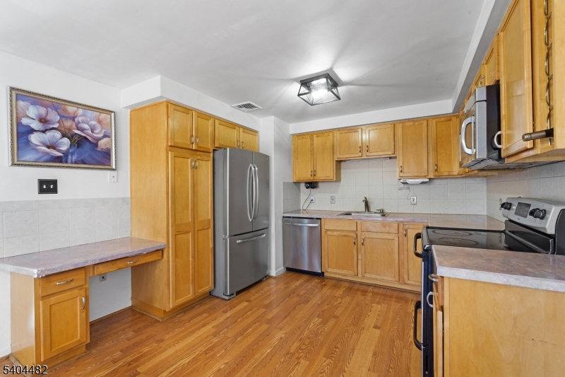 Barry Lakes - Residential