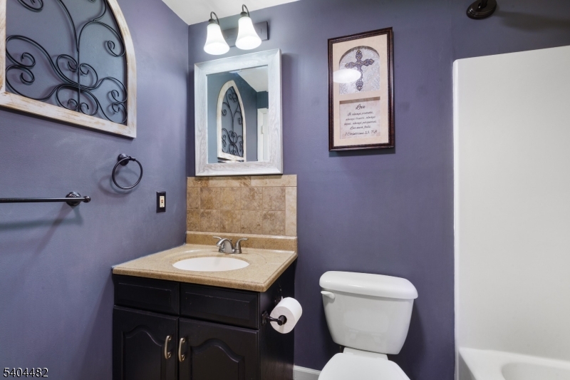 Barry Lakes - Residential