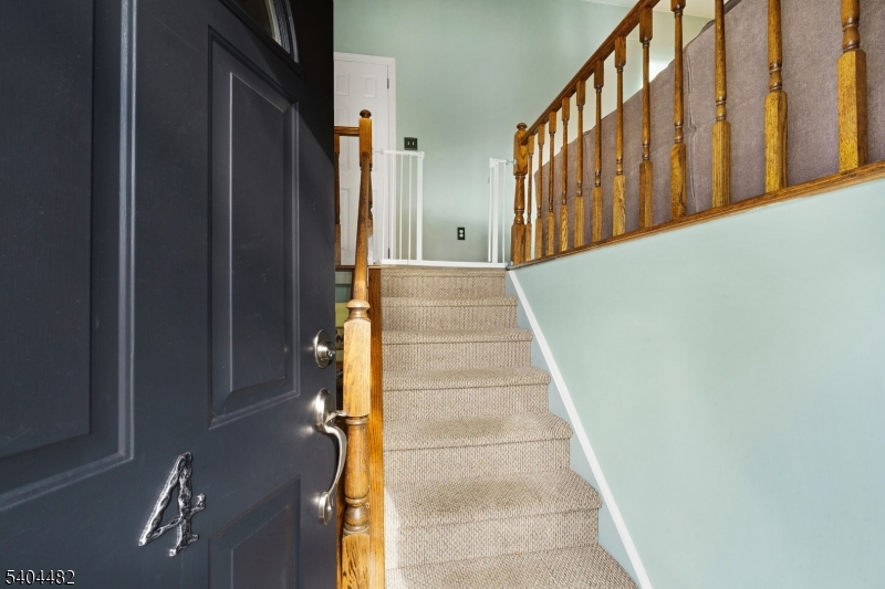 Barry Lakes - Residential