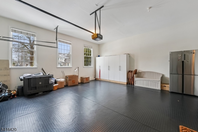 Four Seasons - Residential