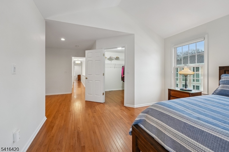 Four Seasons - Residential