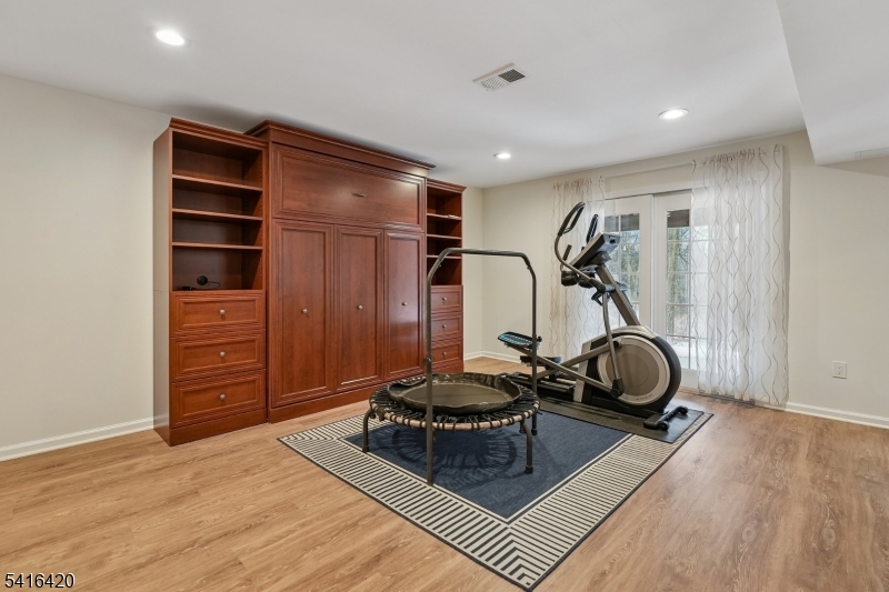 Four Seasons - Residential