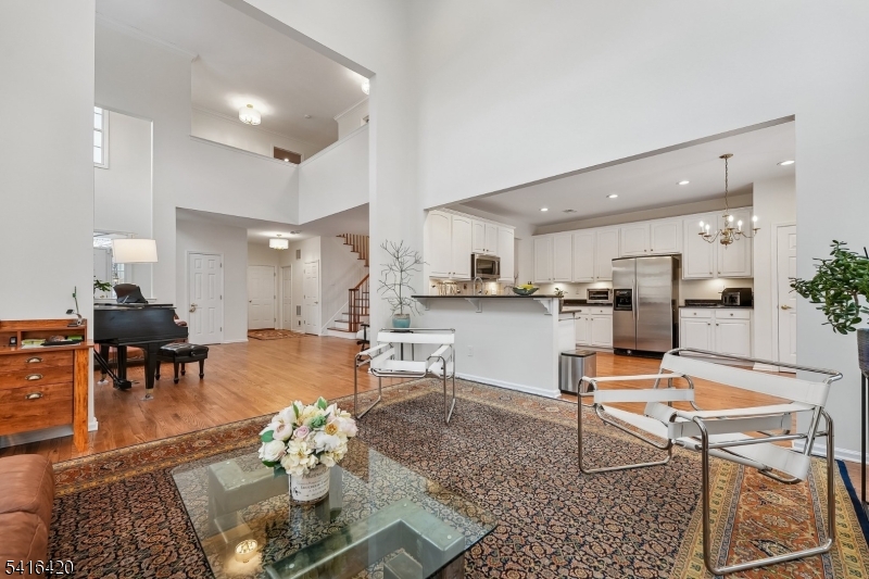 Four Seasons - Residential