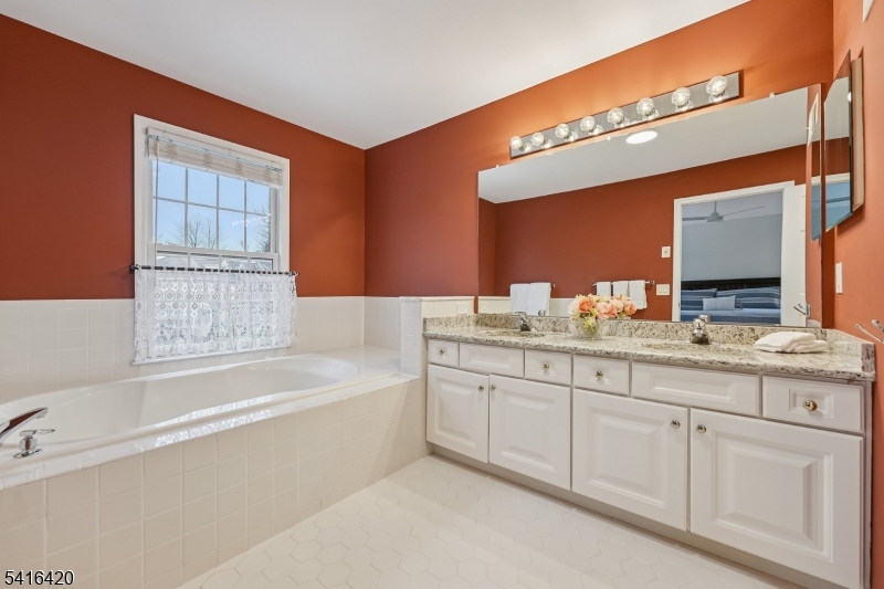 Four Seasons - Residential