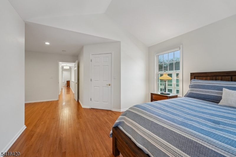 Four Seasons - Residential