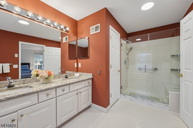 Four Seasons - Residential