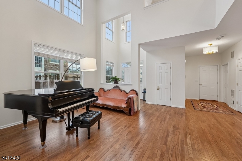 Four Seasons - Residential