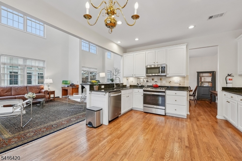 Four Seasons - Residential