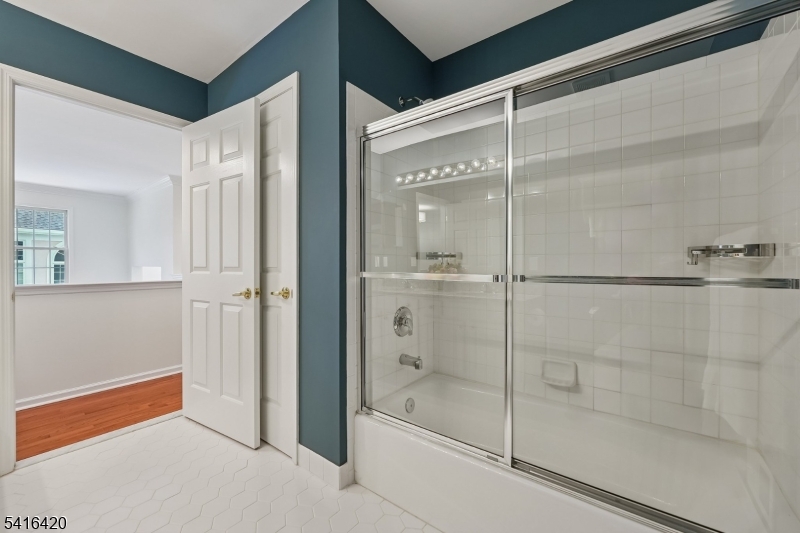 Four Seasons - Residential