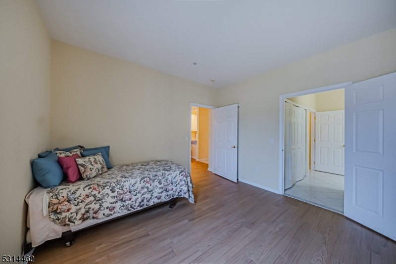 Fox Hills - Residential