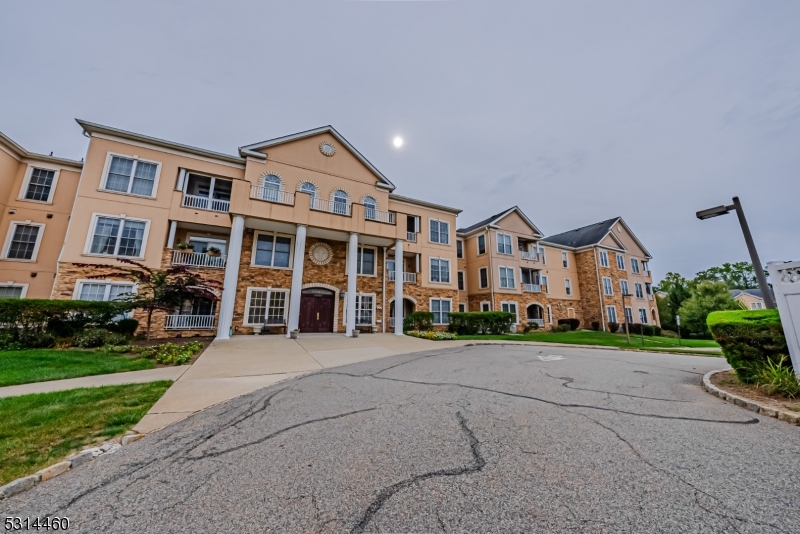 Fox Hills - Residential