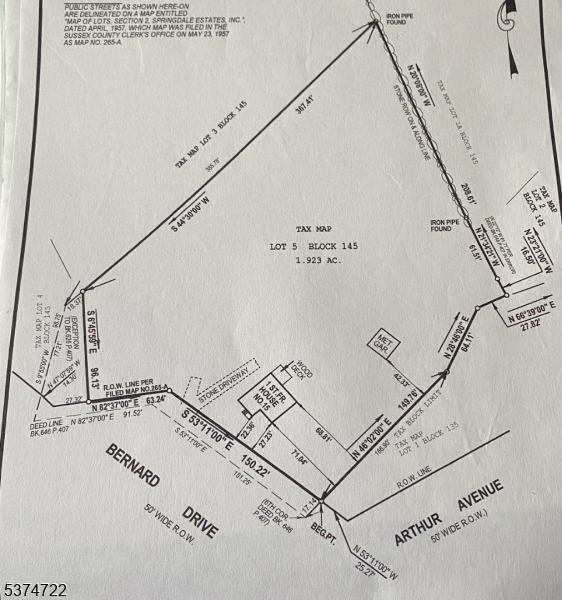 Main image without alt text