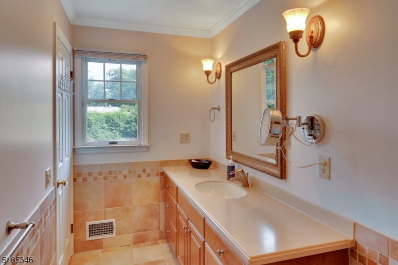 North Summit - Residential Lease