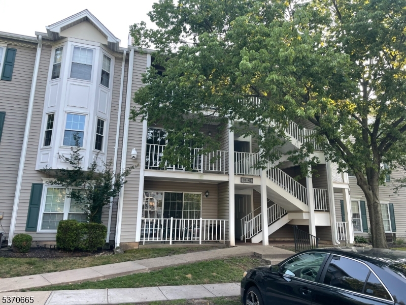 Governors Pointe - Residential