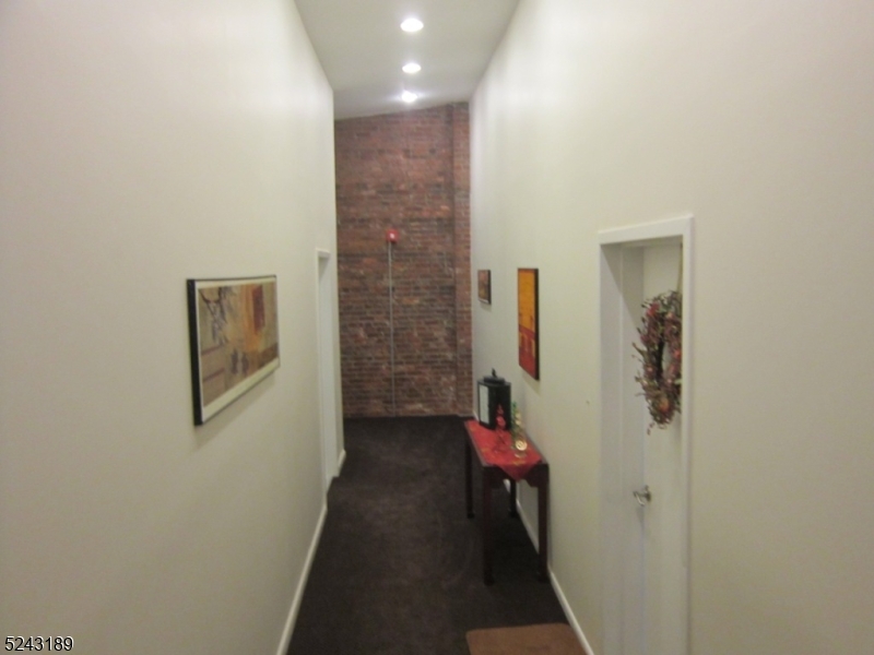 Somerville Boro, New Jersey 08876, United States, 2 Bedrooms Bedrooms, ,1 BathroomBathrooms,Residential,Pending,197751