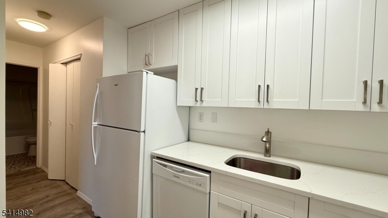 Queens Square - Residential