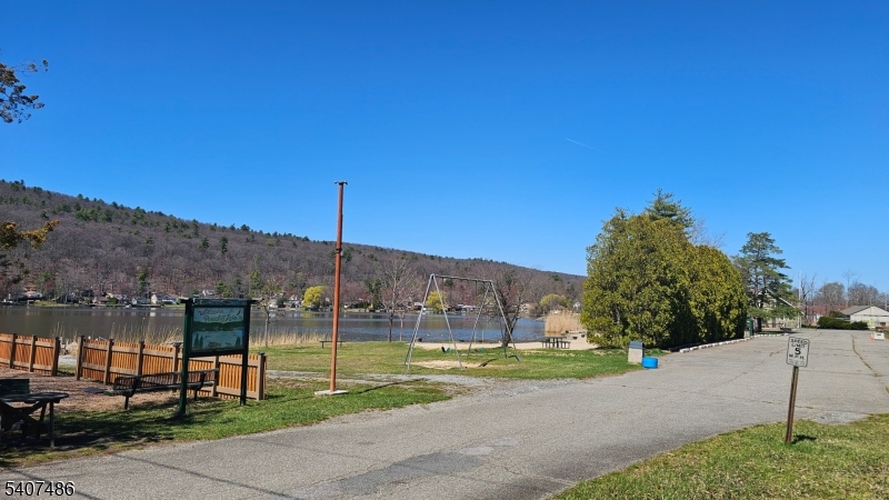 Pinecliff Lake - Residential