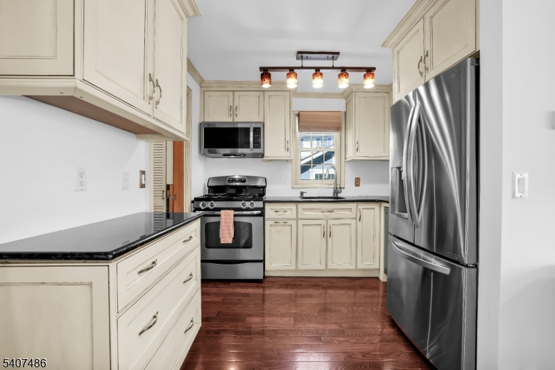 Pinecliff Lake - Residential