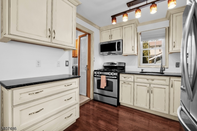 Pinecliff Lake - Residential