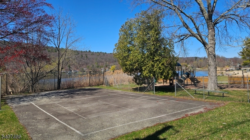 Pinecliff Lake - Residential