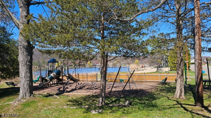 Pinecliff Lake - Residential