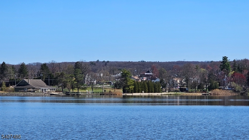 Pinecliff Lake - Residential