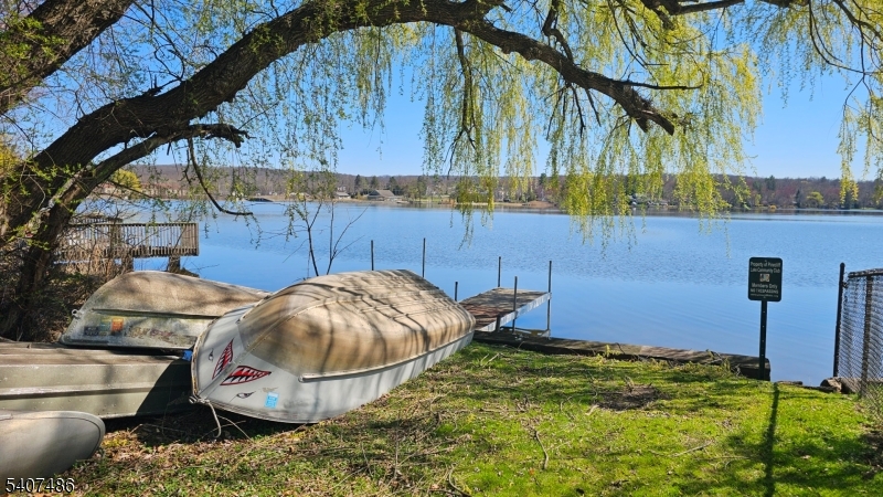 Pinecliff Lake - Residential